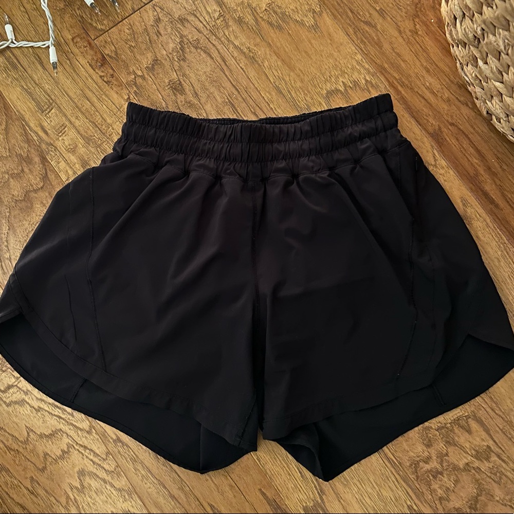 Lululemon track that mid rise line shorts 5”